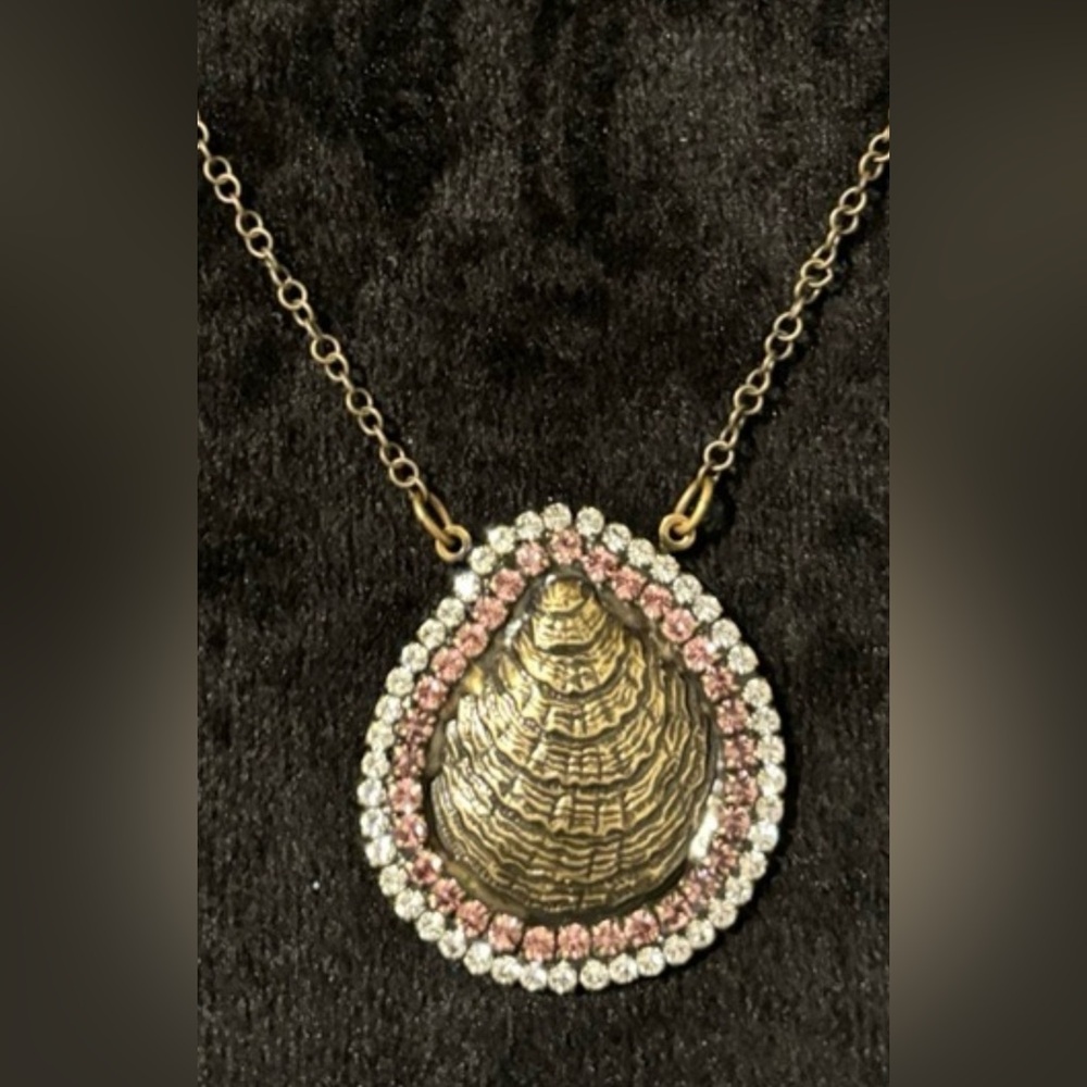 NWT SABIKA Pink and Clear Crystal Shell Necklace